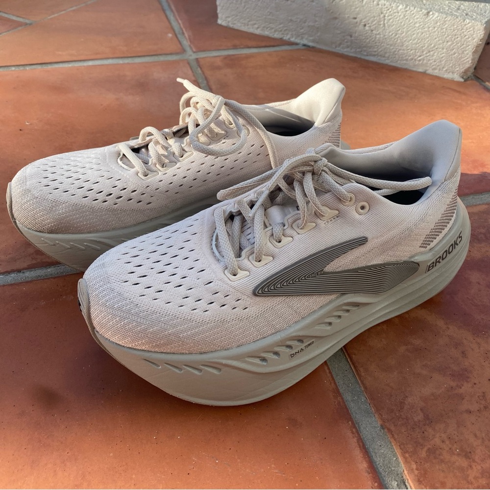 Brooks Glycerin Max - Cream/Almond